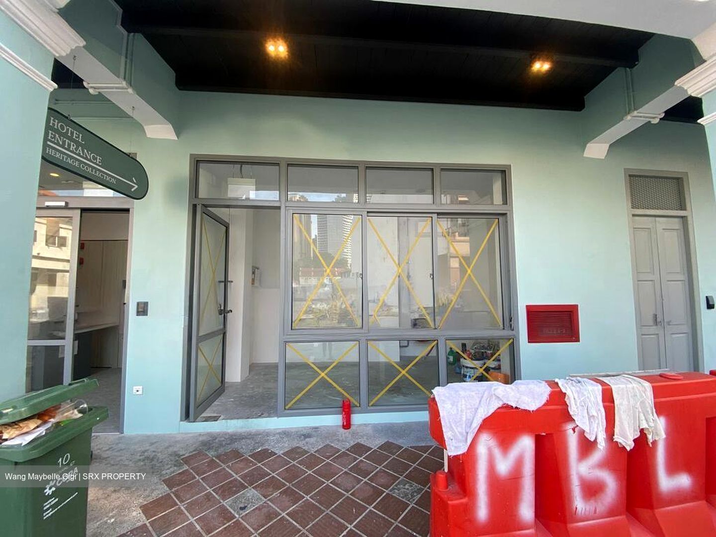 Lot 18 (D7), Retail #525766751